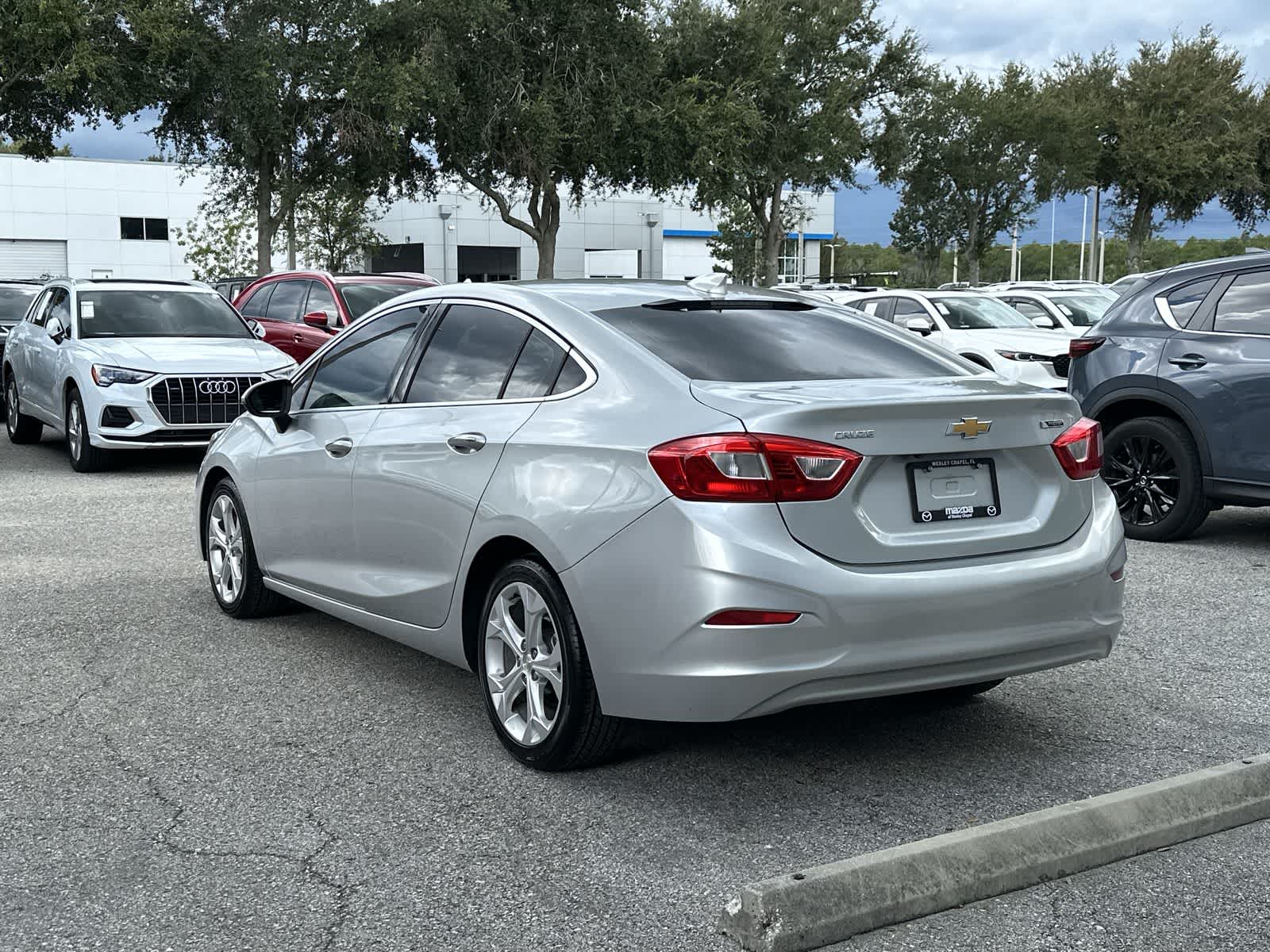 Thumbnail: 2017 Chevrolet Cruze - 4