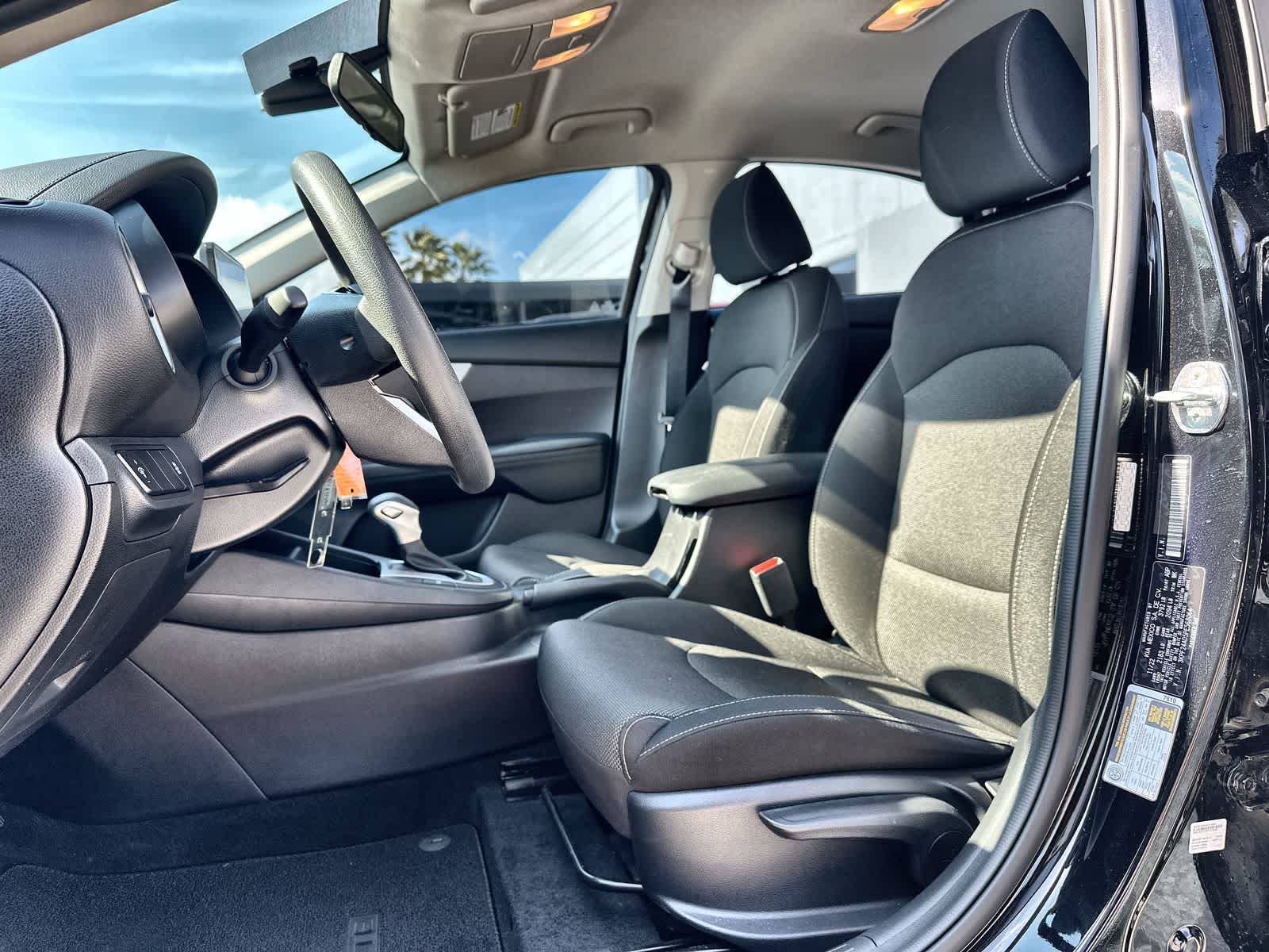 Thumbnail: 2023 Kia Forte - 3