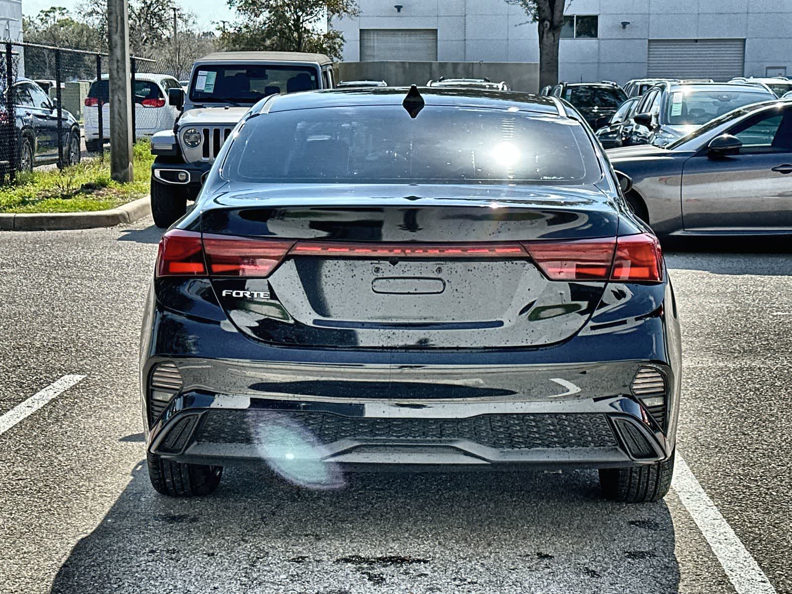 Thumbnail: 2023 Kia Forte - 7