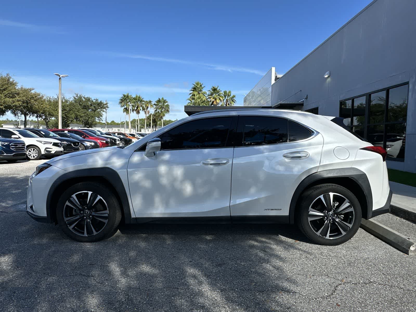 Thumbnail: 2019 Lexus UX - 3