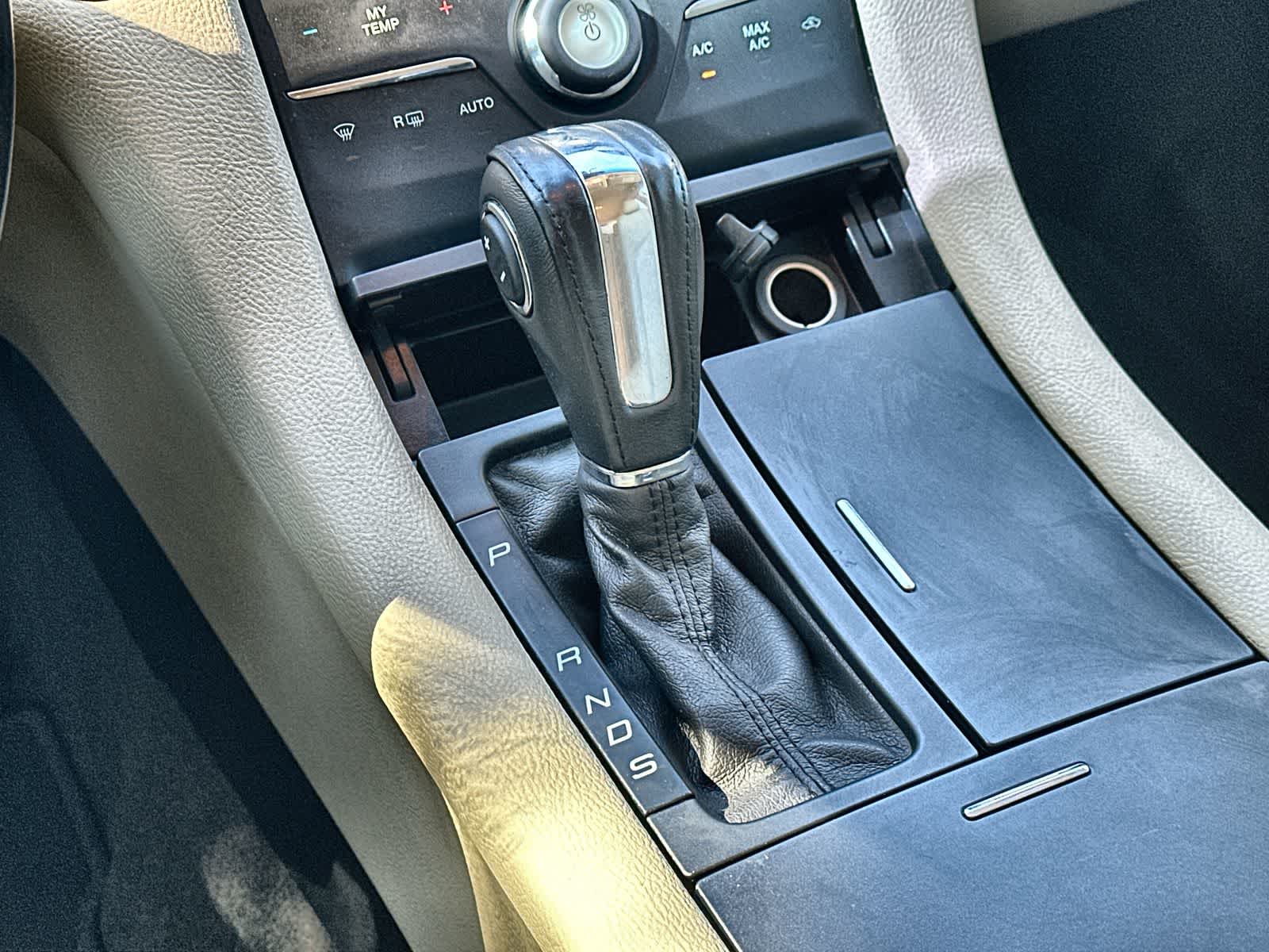 Thumbnail: 2015 Ford Taurus - 23