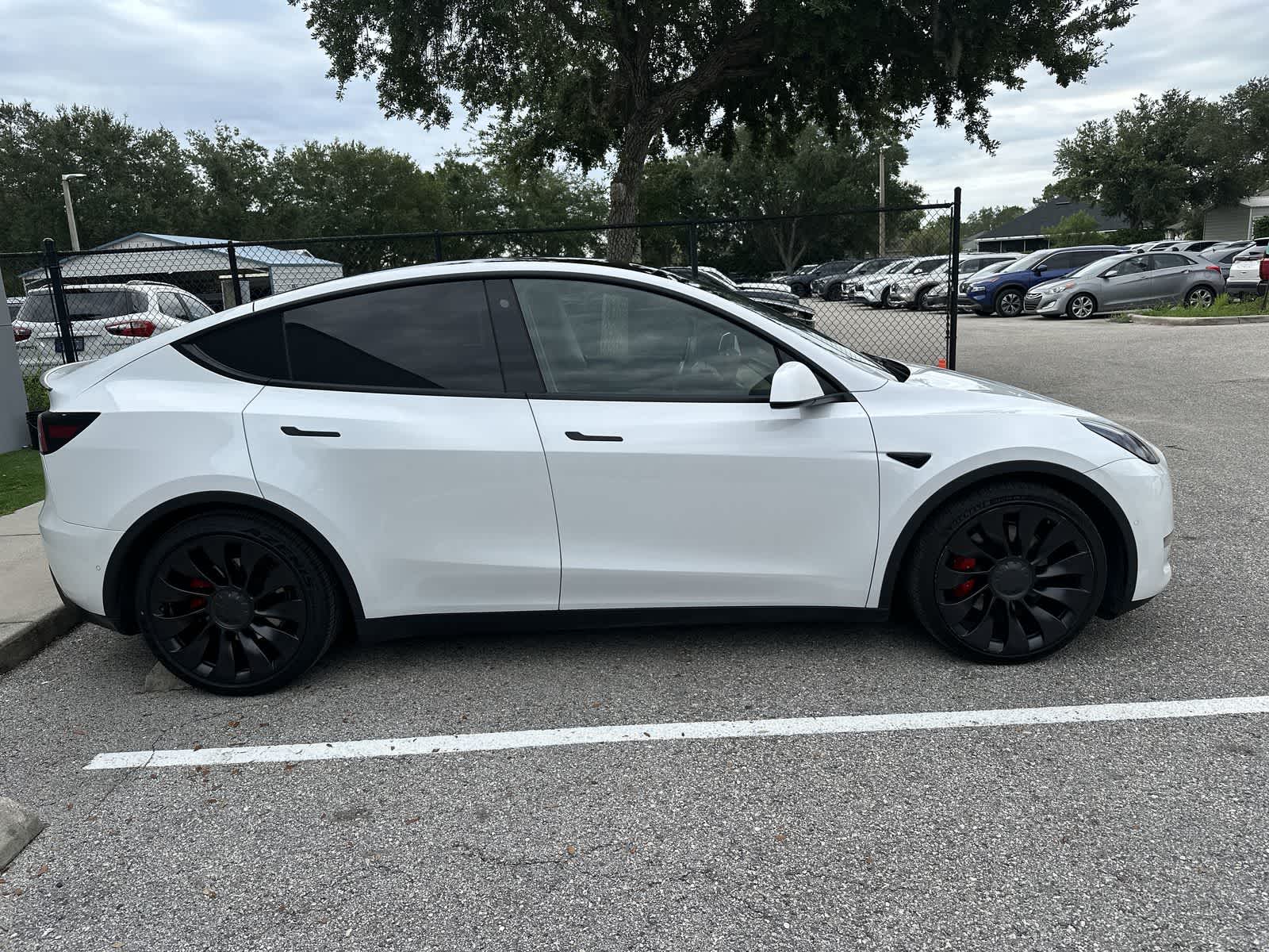 Thumbnail: 2022 Tesla Model Y - 10