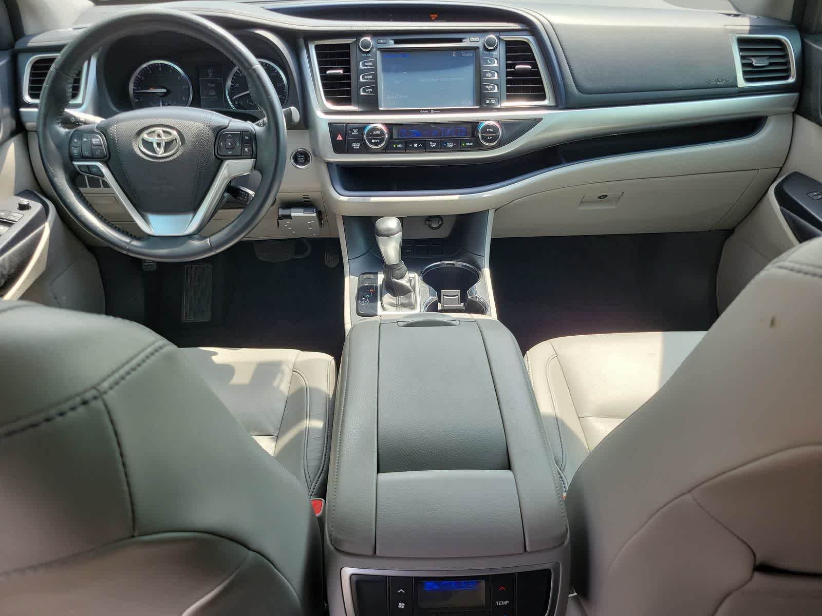Thumbnail: 2015 Toyota Highlander - 11