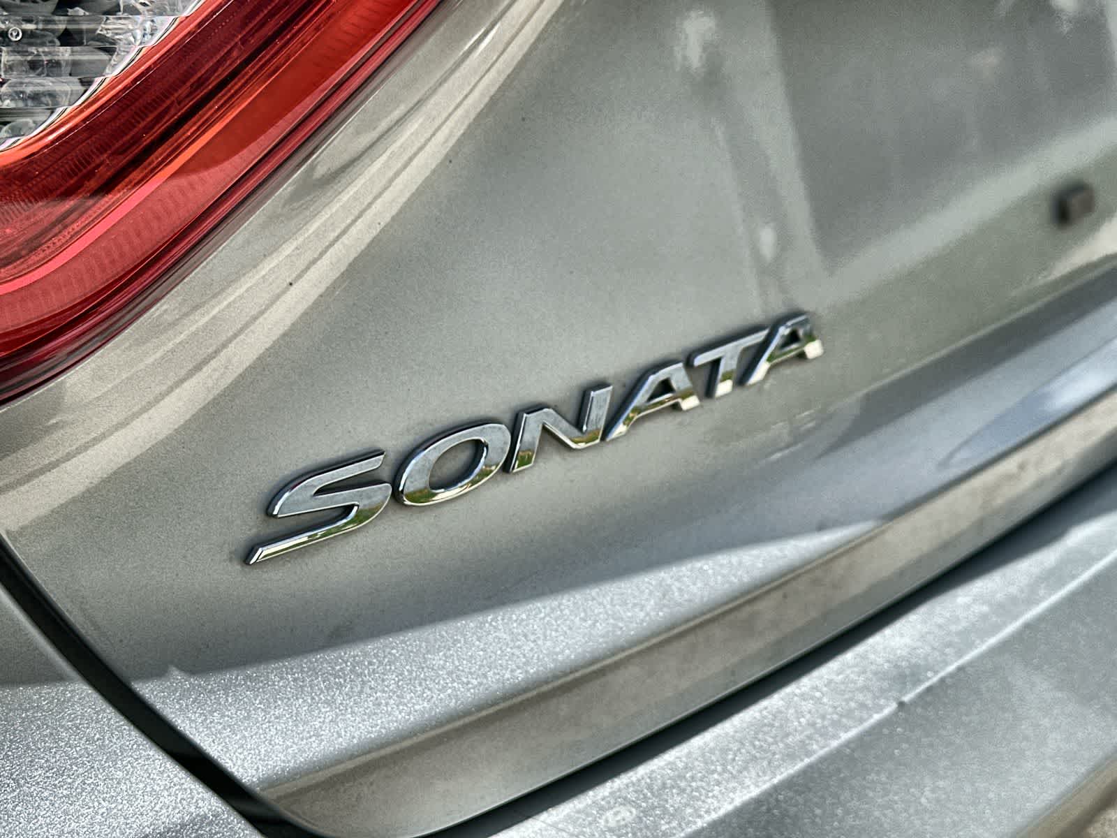 Thumbnail: 2015 Hyundai Sonata - 15