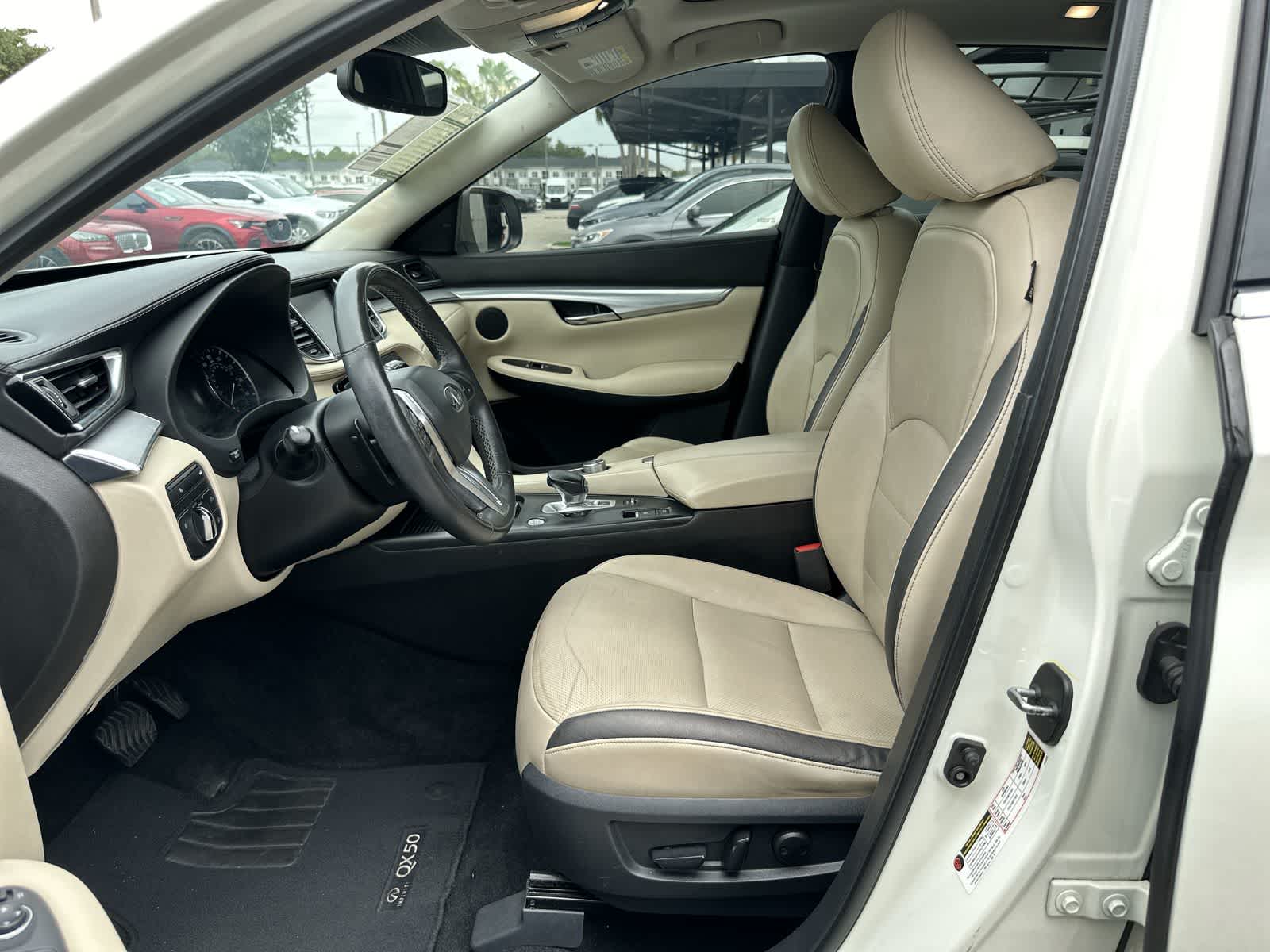 2019 INFINITI QX50 Essential 11