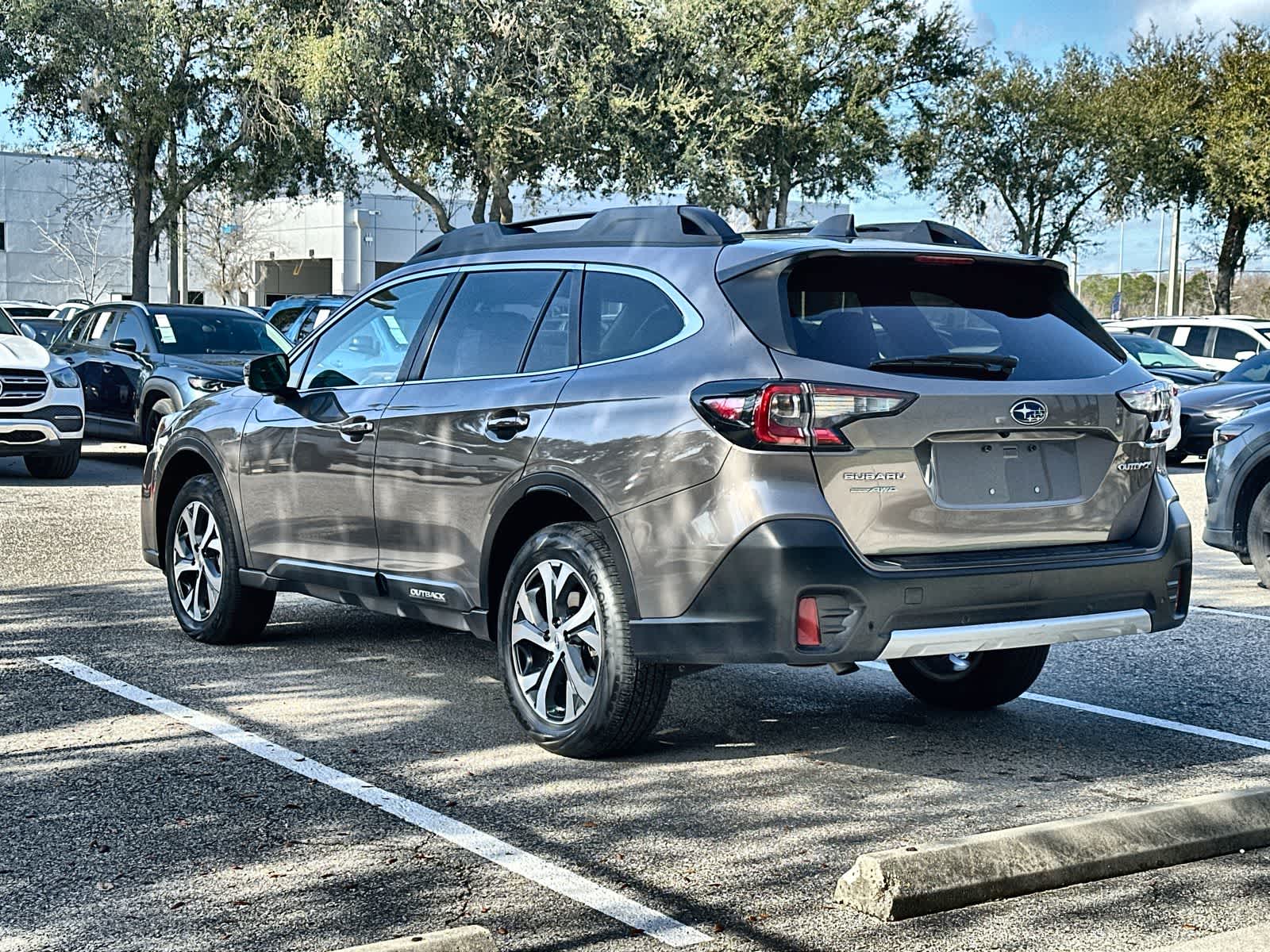 Thumbnail: 2022 Subaru Outback - 6