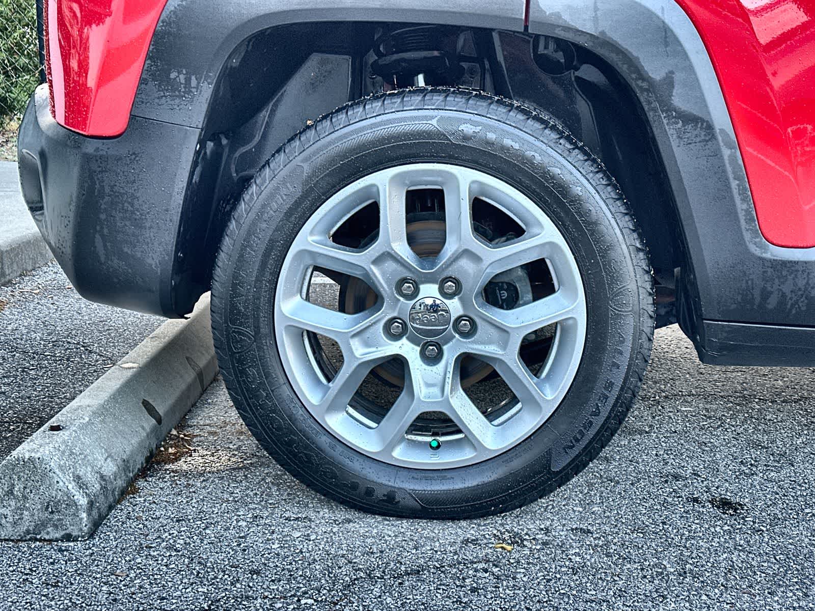 Thumbnail: 2018 Jeep Renegade - 14