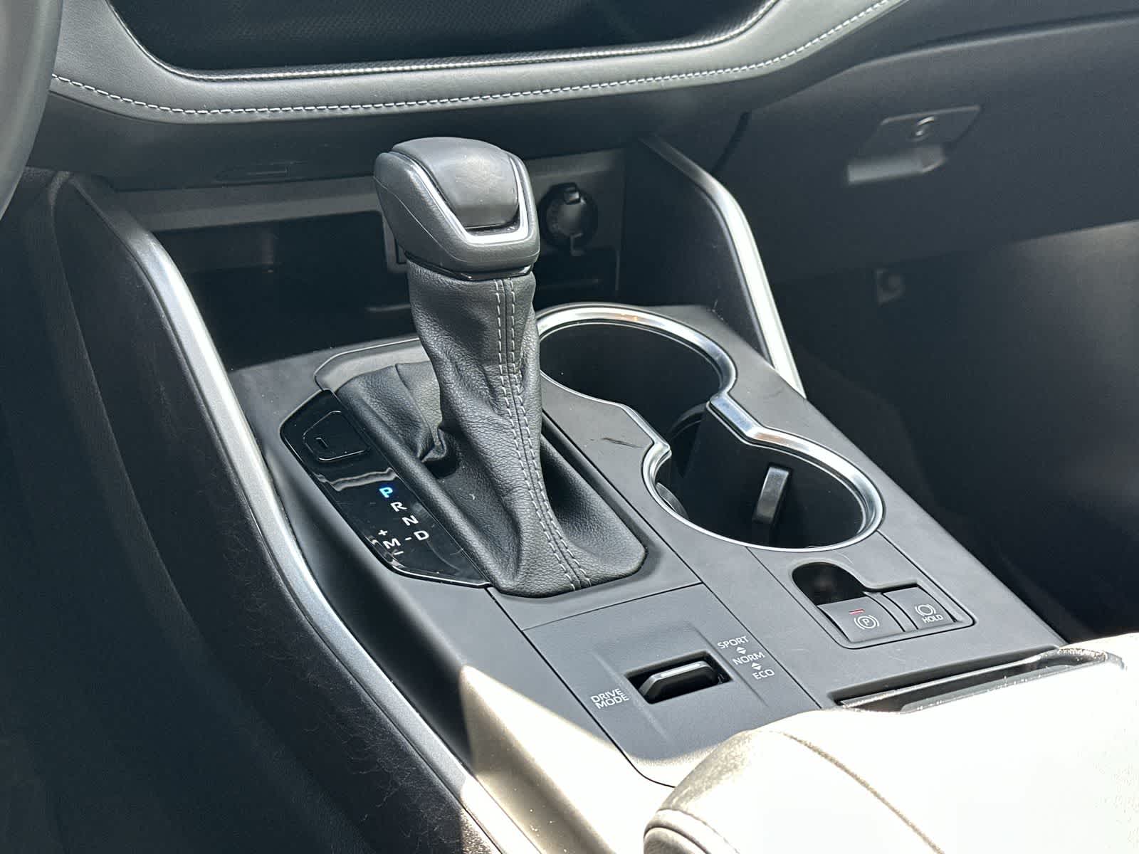 Thumbnail: 2022 Toyota Highlander - 17