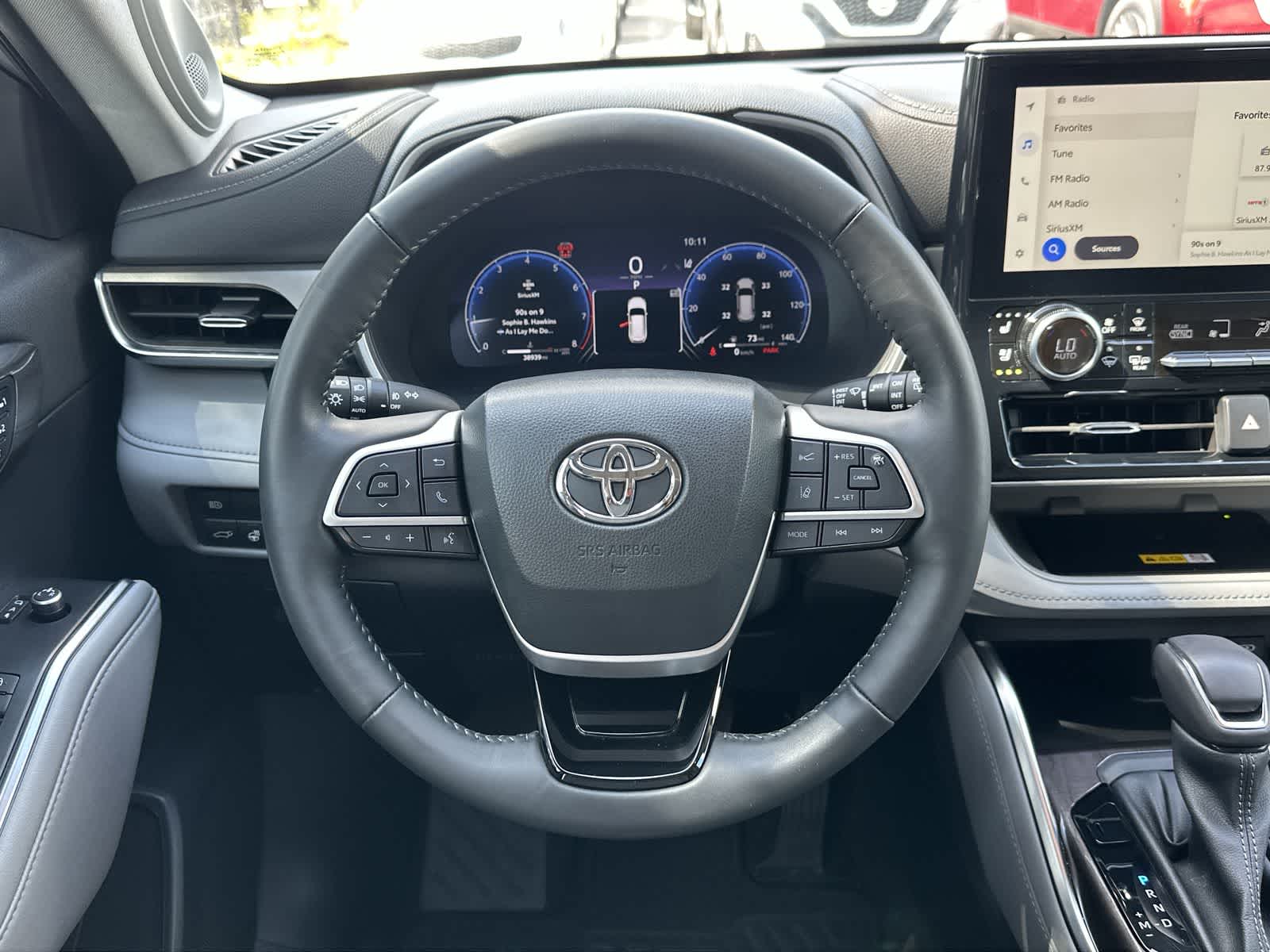 Thumbnail: 2023 Toyota Highlander - 15