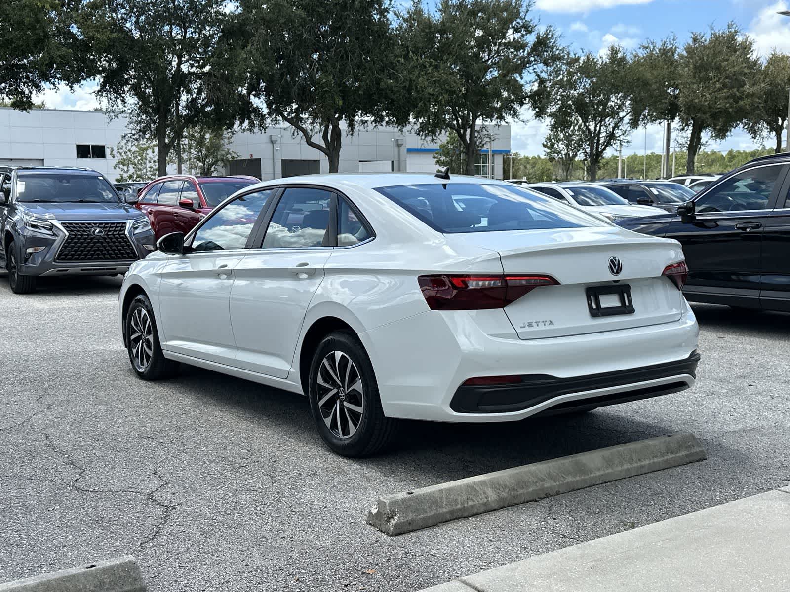 Thumbnail: 2023 Volkswagen Jetta - 4