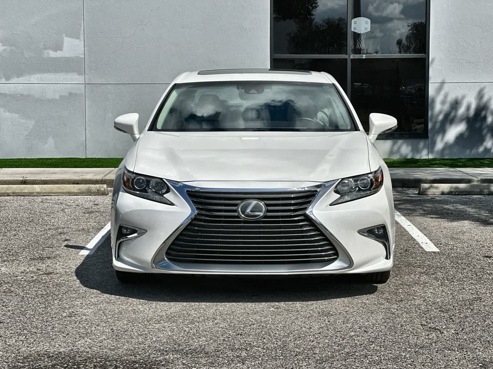 Thumbnail: 2018 Lexus ES - 12