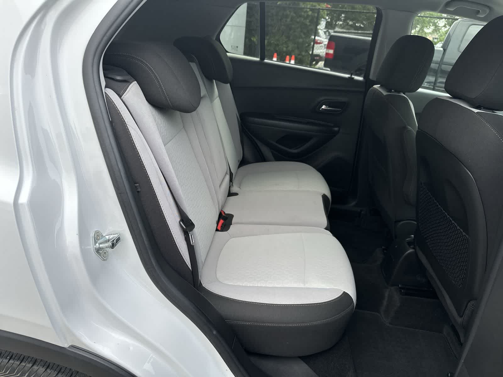 2021 Chevrolet Trax LS 13