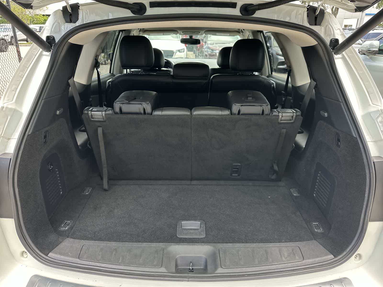 2019 Nissan Pathfinder SL 19