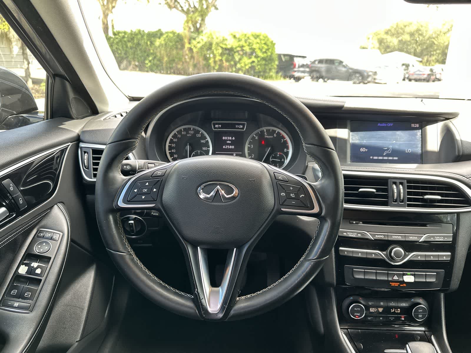 Thumbnail: 2018 INFINITI QX30 - 15