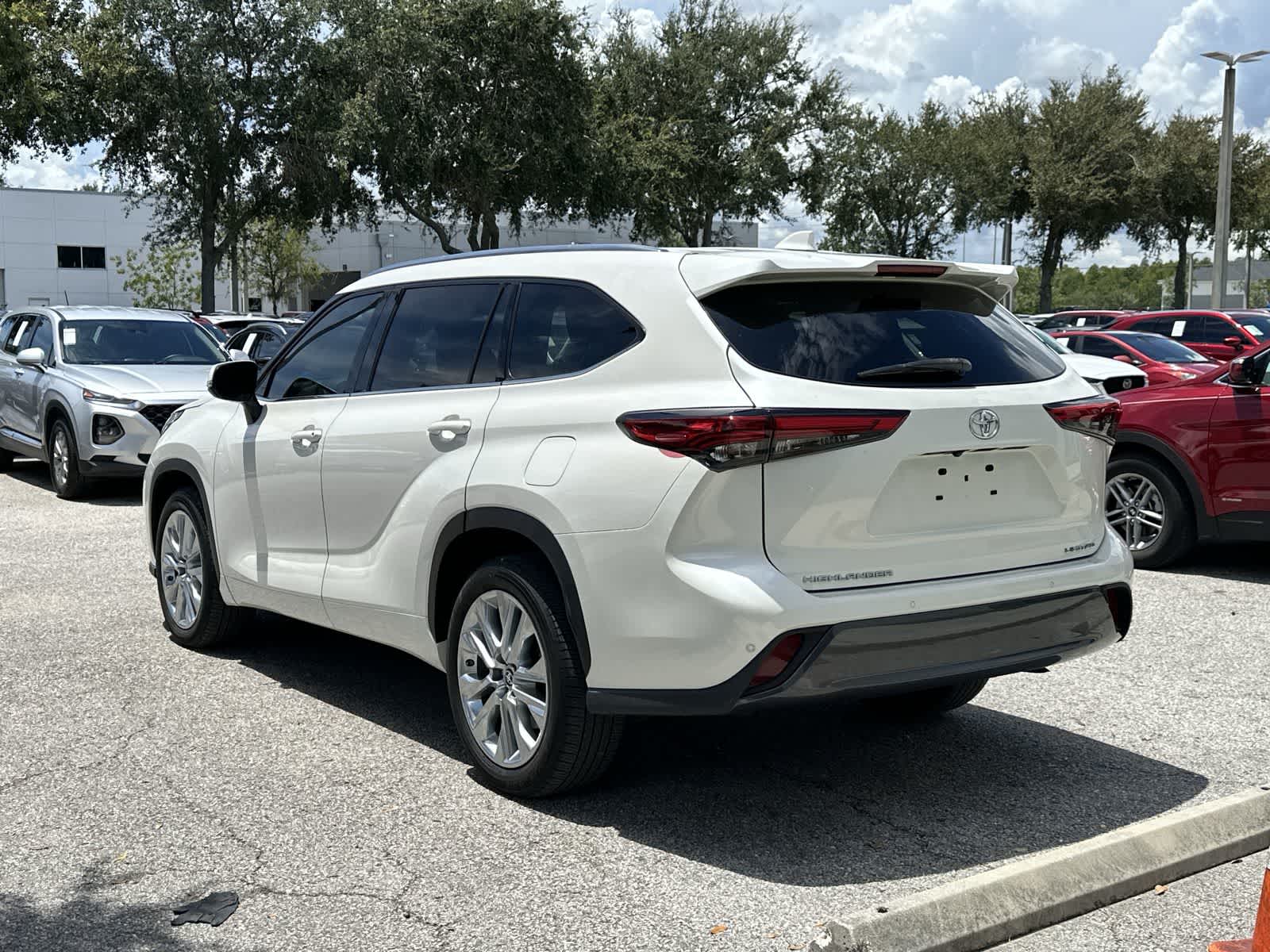 Thumbnail: 2021 Toyota Highlander - 4