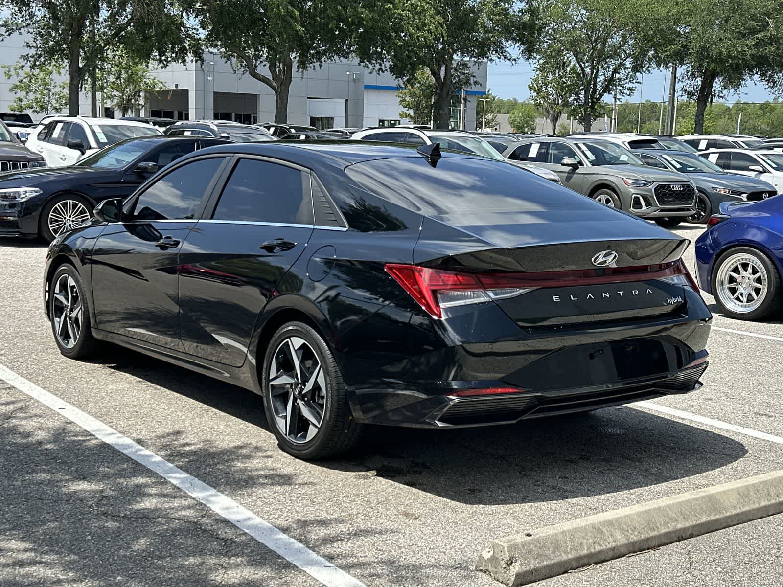 Thumbnail: 2023 Hyundai Elantra - 4