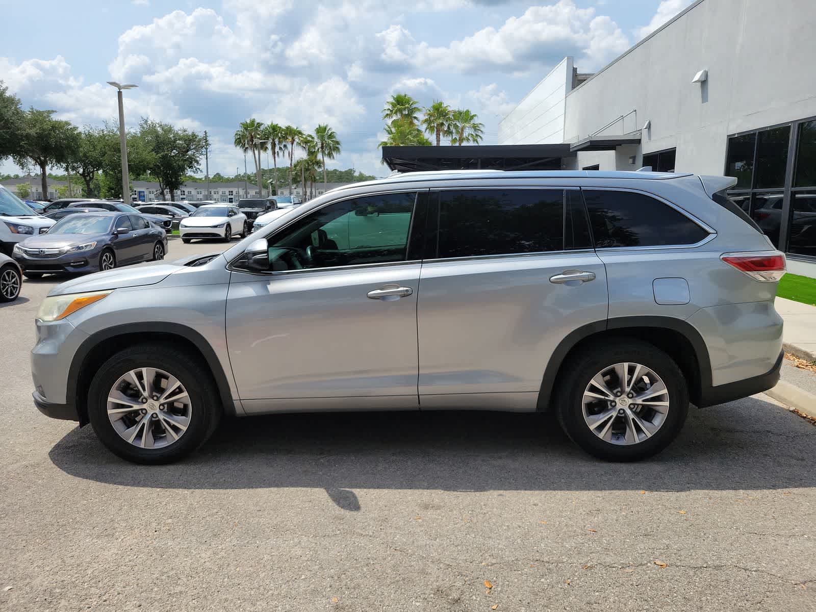 Thumbnail: 2015 Toyota Highlander - 2