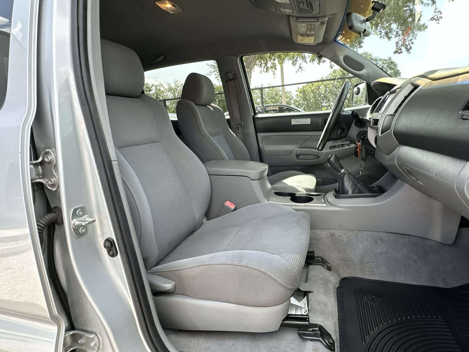Thumbnail: 2006 Toyota Tacoma - 14