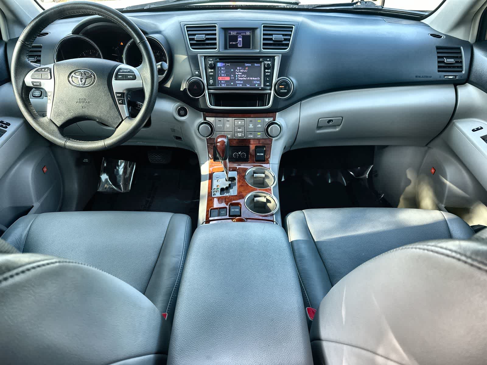 Thumbnail: 2013 Toyota Highlander - 20