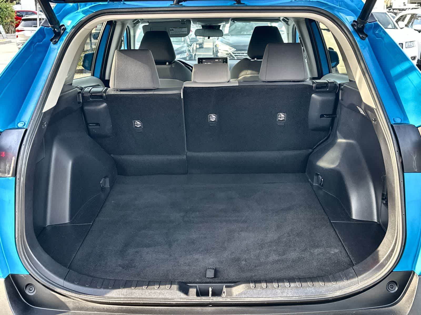 Thumbnail: 2019 Toyota RAV4 - 19