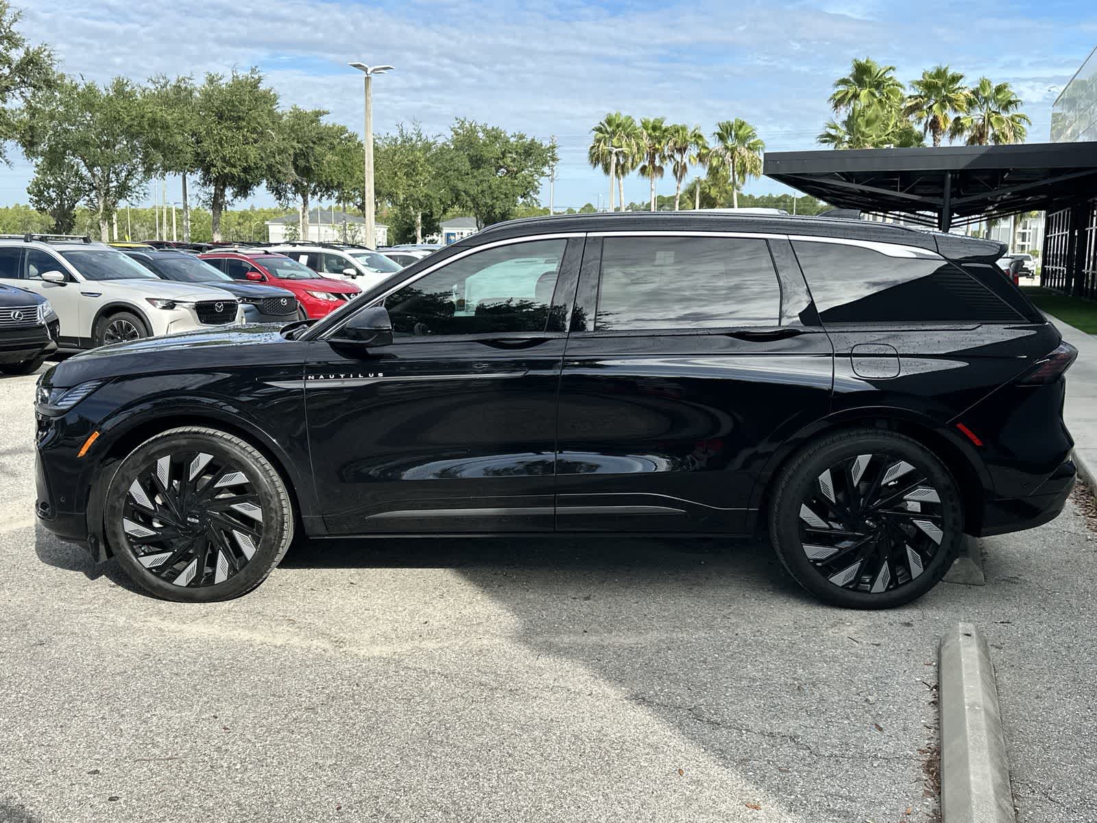 Thumbnail: 2024 Lincoln Nautilus - 3
