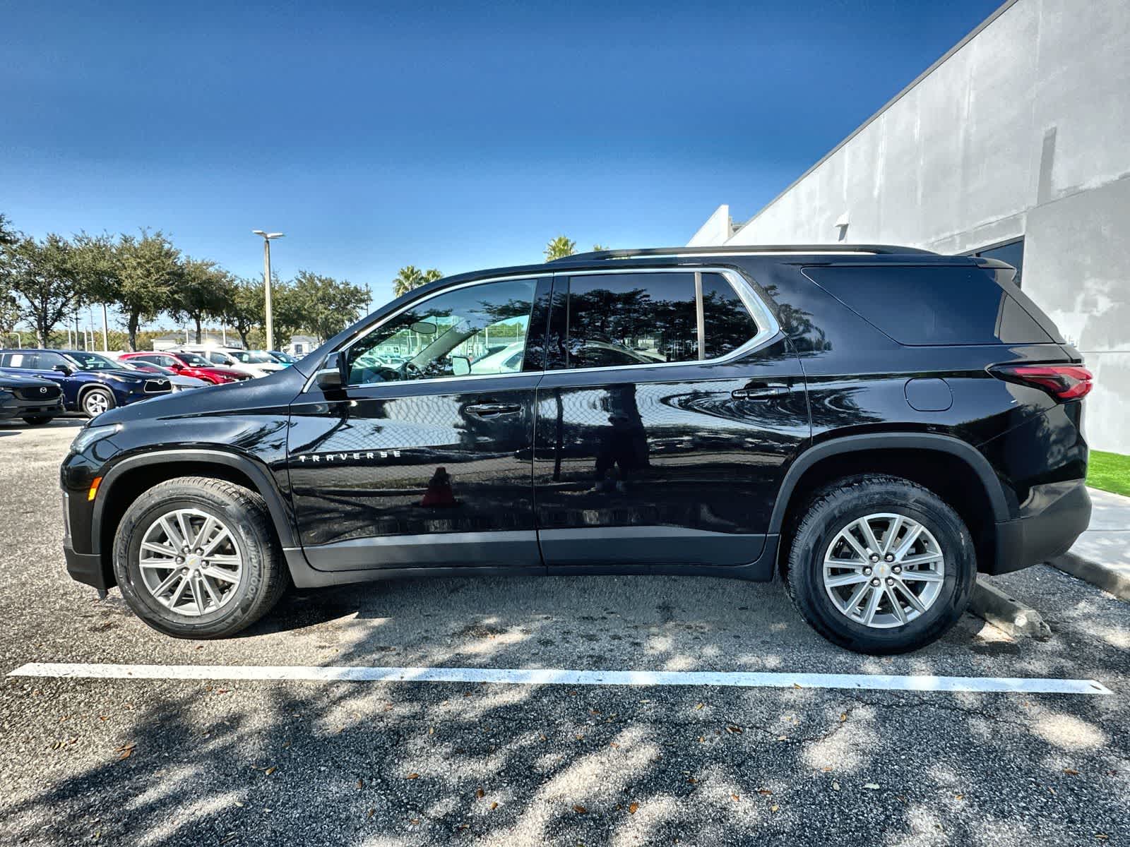 Thumbnail: 2022 Chevrolet Traverse - 3