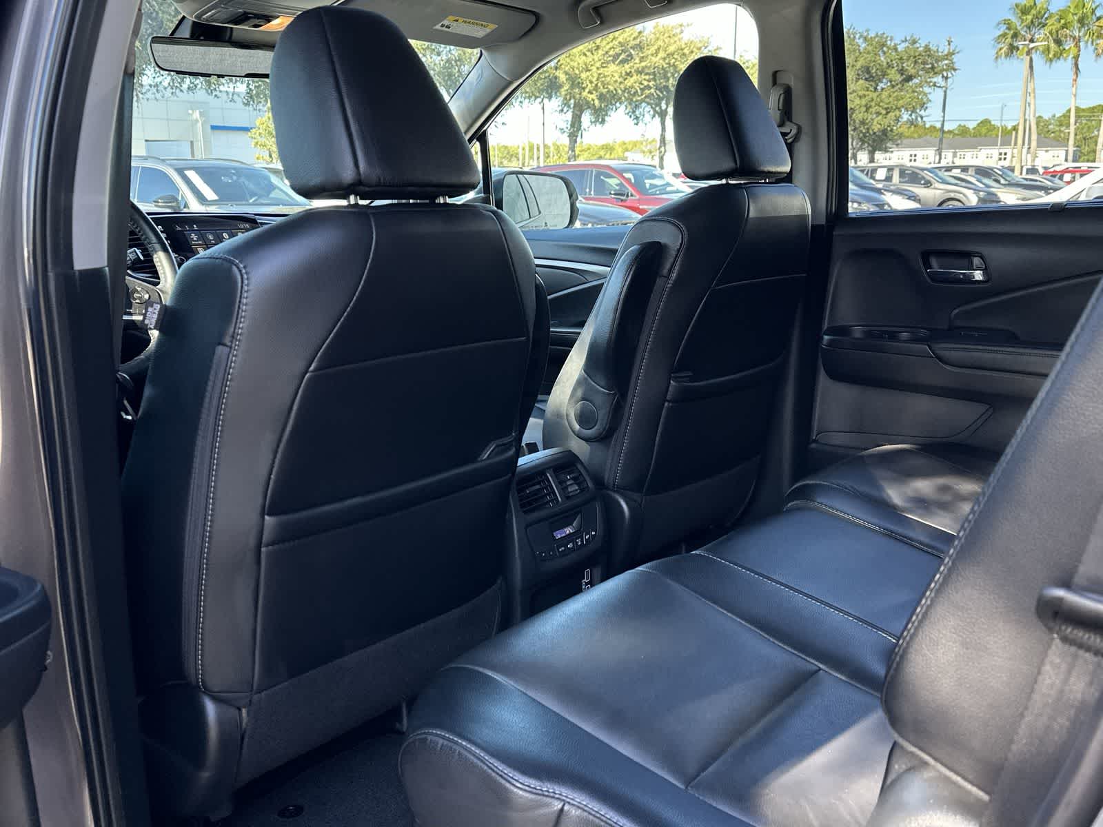 Thumbnail: 2019 Honda Pilot - 12