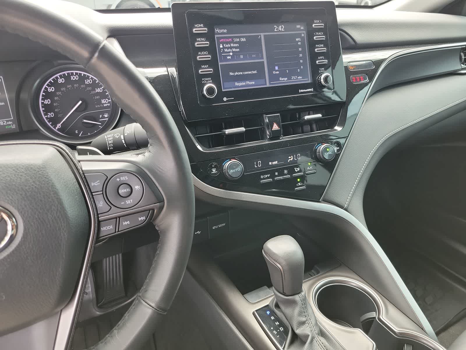 2024 Toyota Camry SE 23