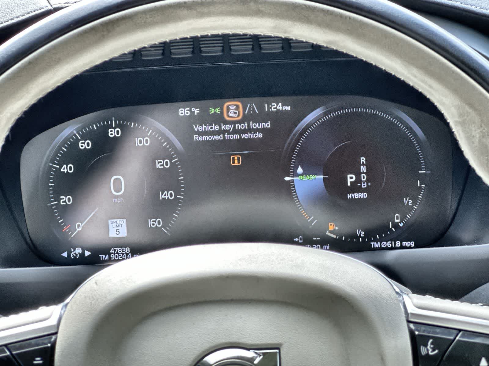 Thumbnail: 2022 Volvo XC90 - 18