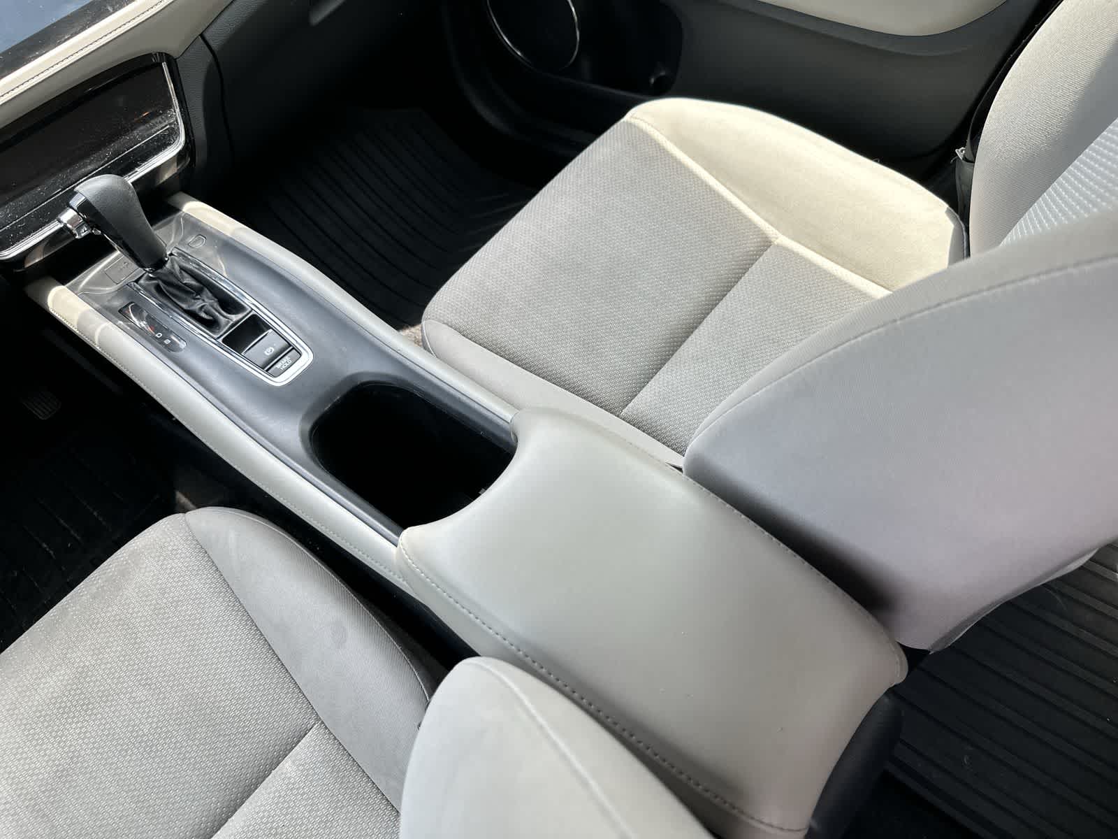 Thumbnail: 2018 Honda HR-V - 16