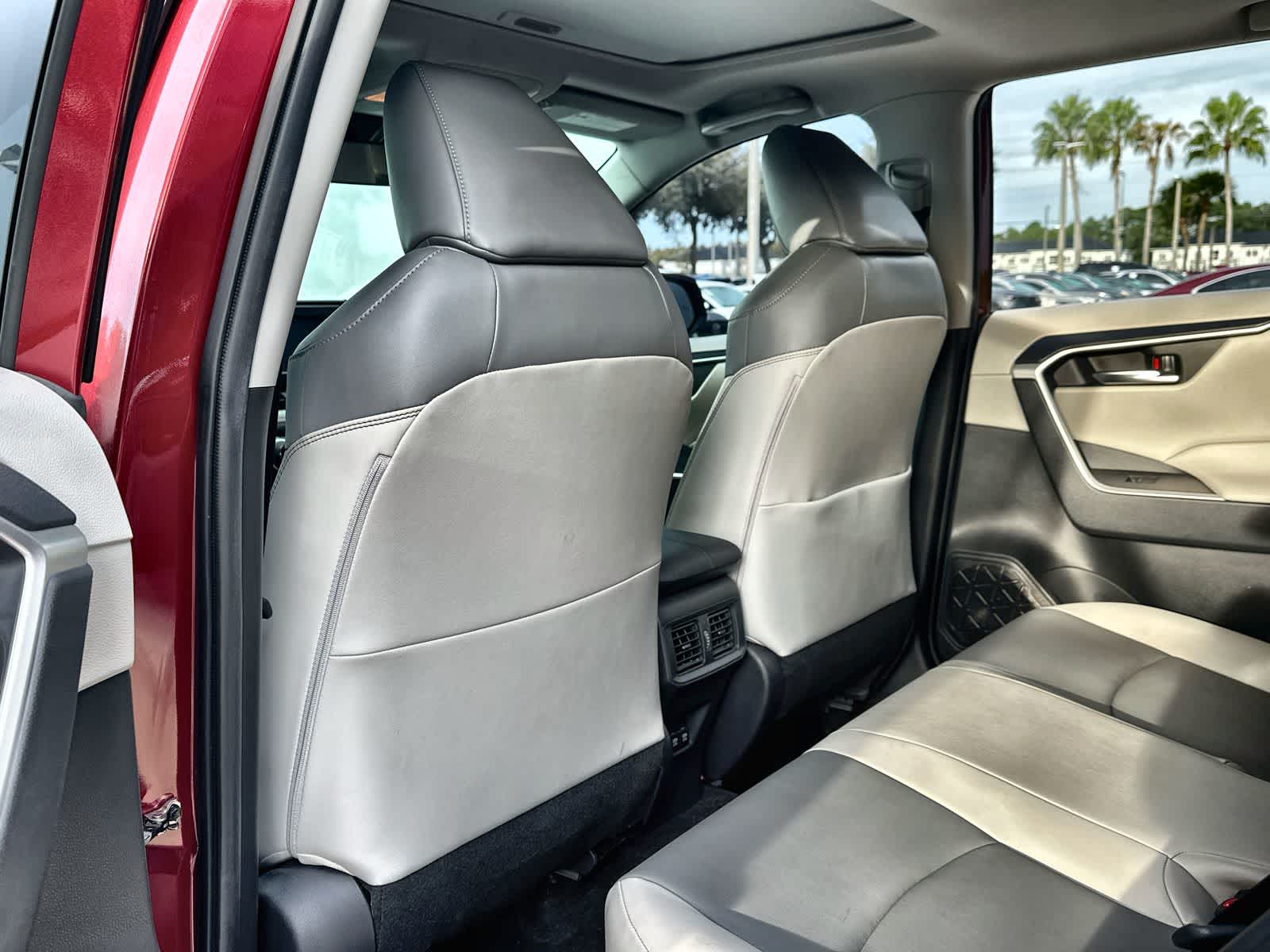 Thumbnail: 2020 Toyota RAV4 - 12