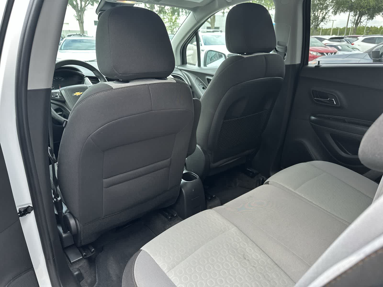 2021 Chevrolet Trax LS 12