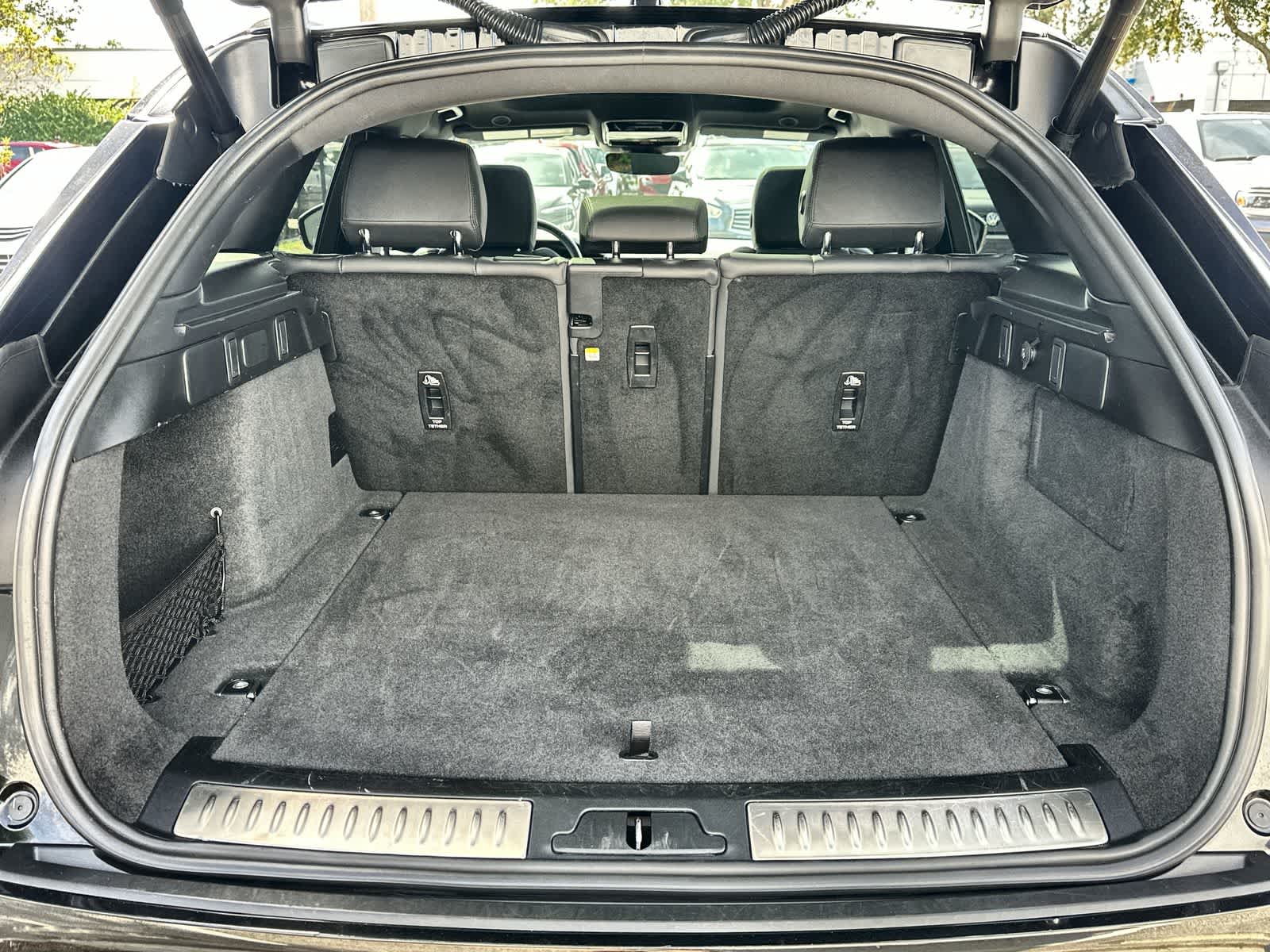 Thumbnail: 2025 Land Rover Range Rover Velar - 19