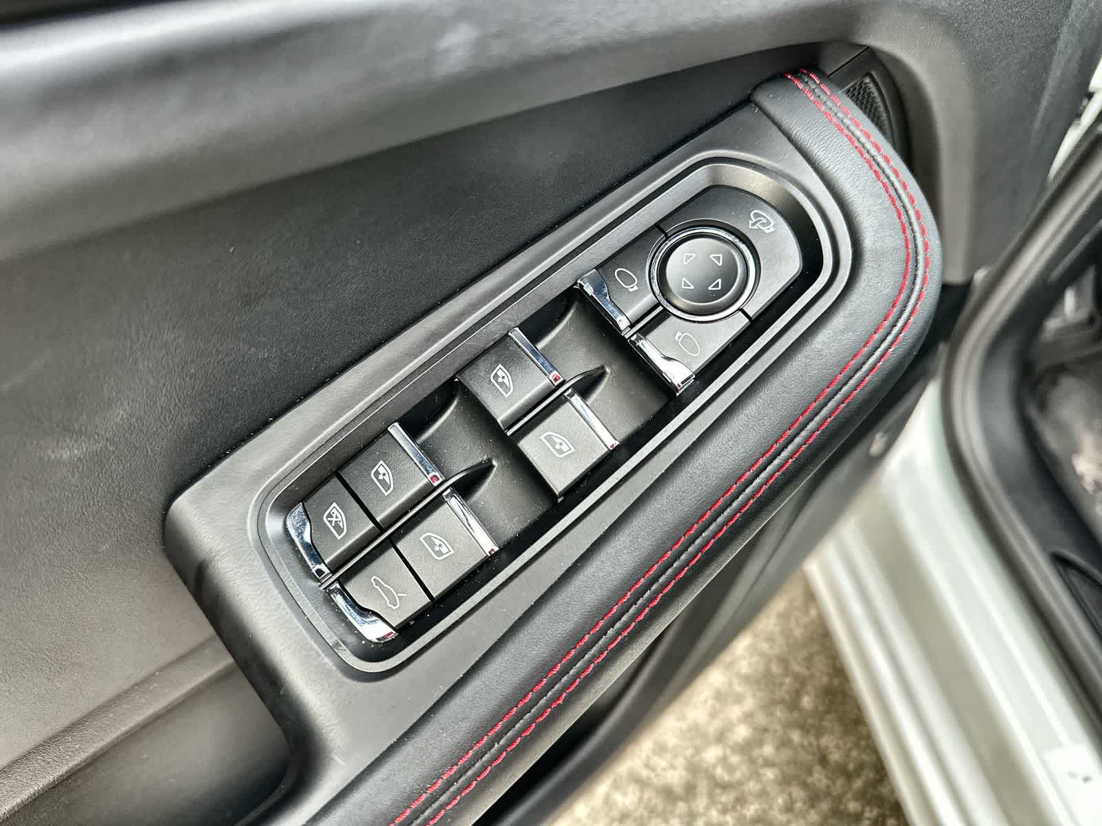 Thumbnail: 2022 Porsche Macan - 19