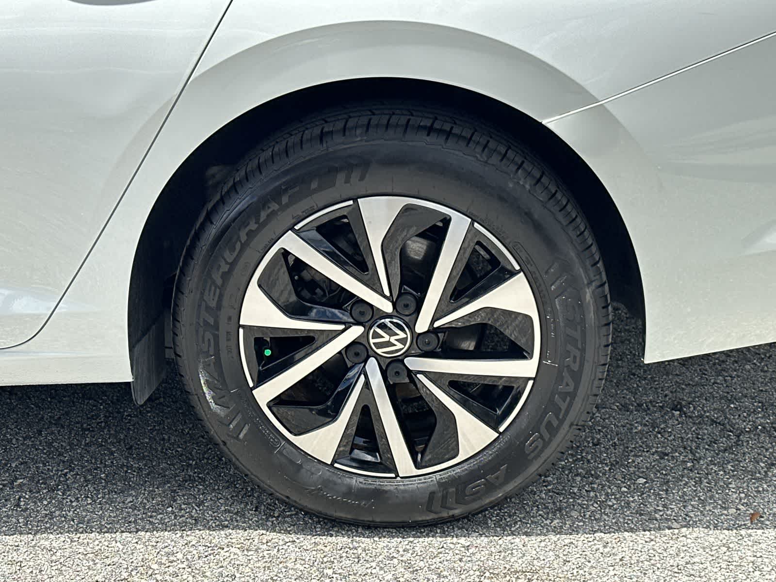 Thumbnail: 2023 Volkswagen Jetta - 8