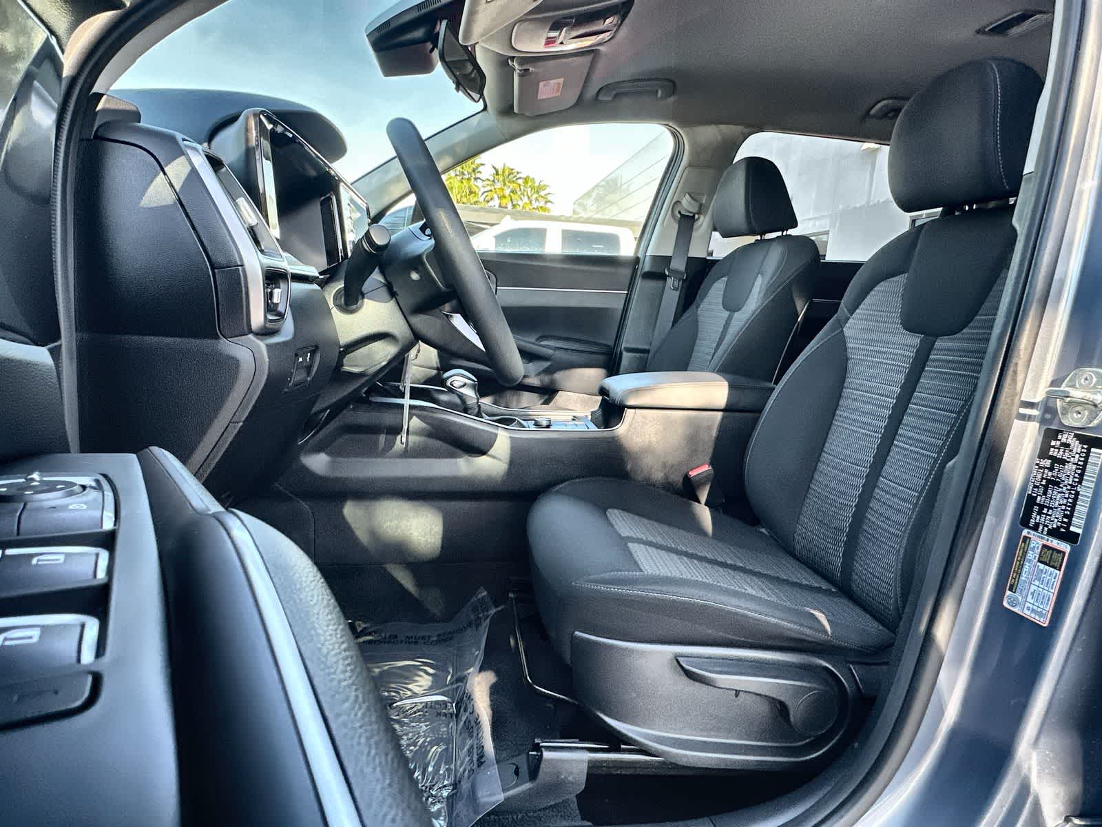 Thumbnail: 2023 Kia Sorento - 3
