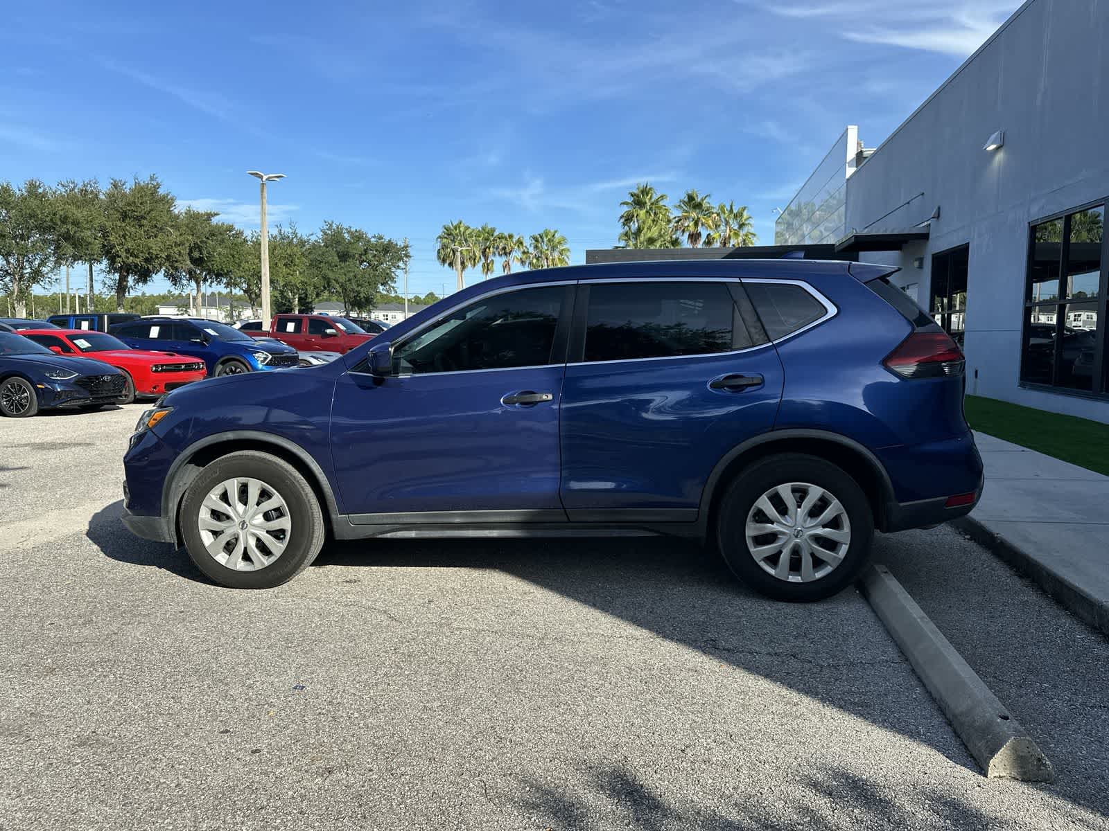 Thumbnail: 2020 Nissan Rogue - 3