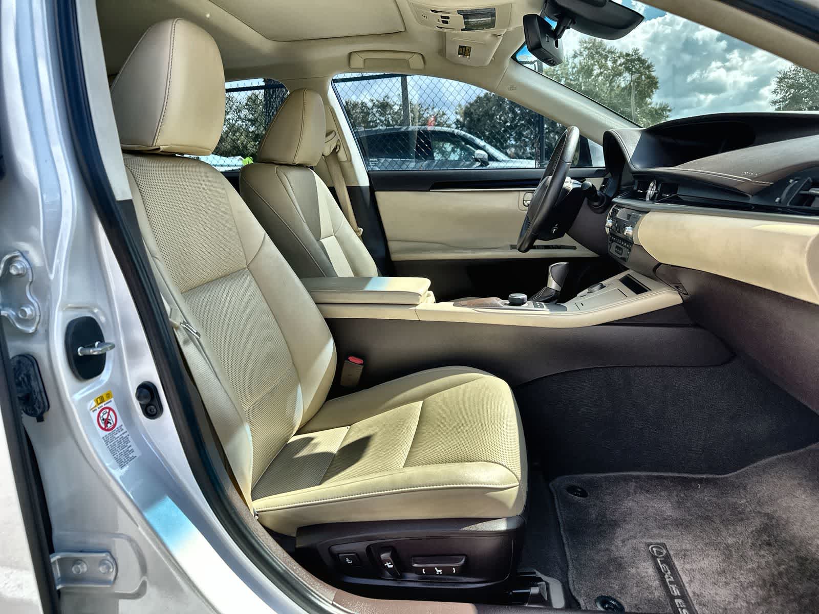 Thumbnail: 2018 Lexus ES - 9