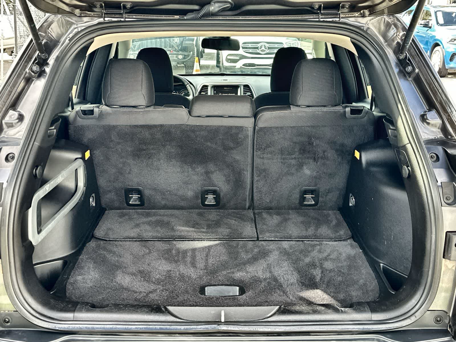 Thumbnail: 2016 Jeep Cherokee - 17