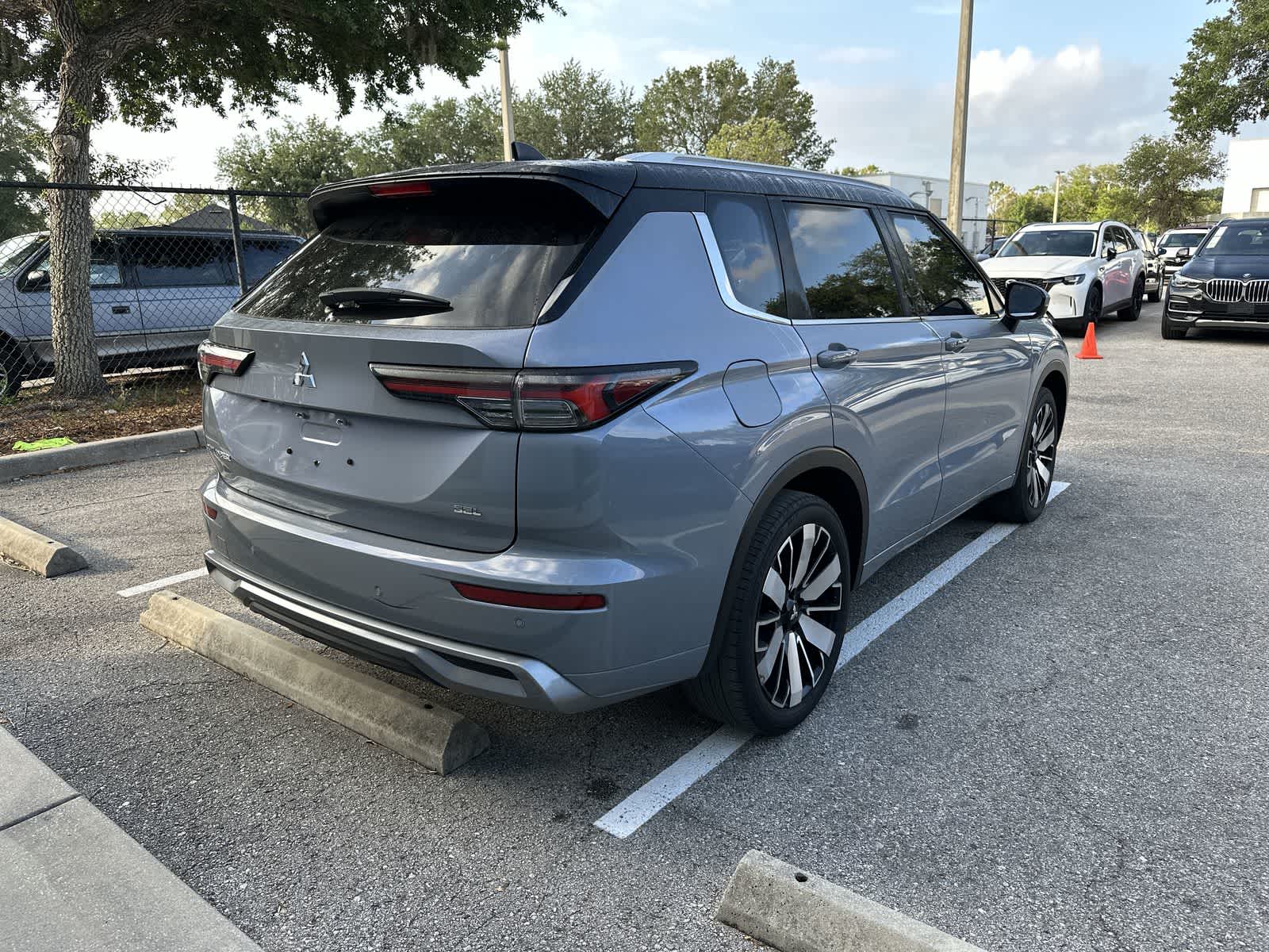 Thumbnail: 2025 Mitsubishi Outlander - 8