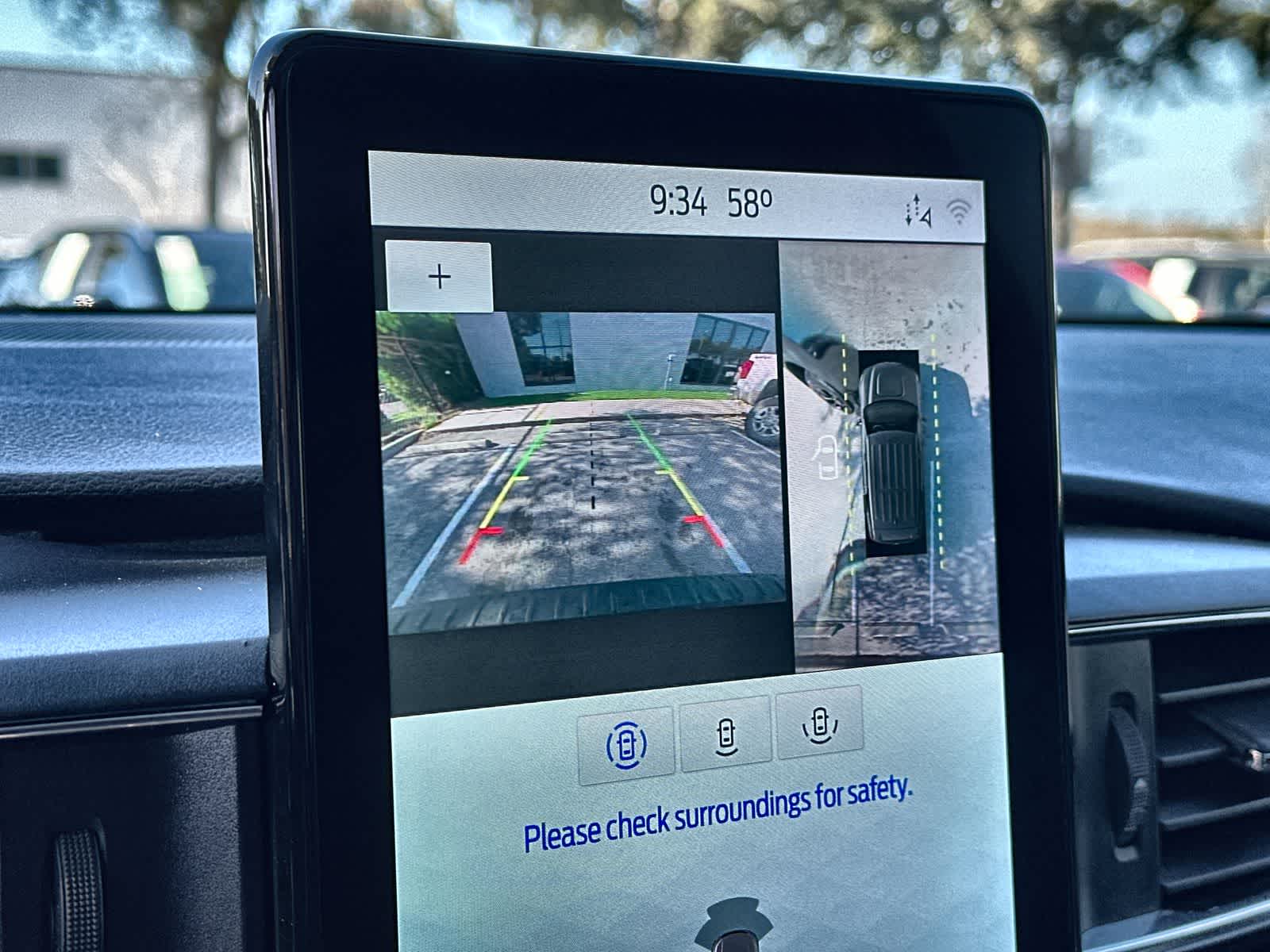 Thumbnail: 2021 Ford Explorer - 27