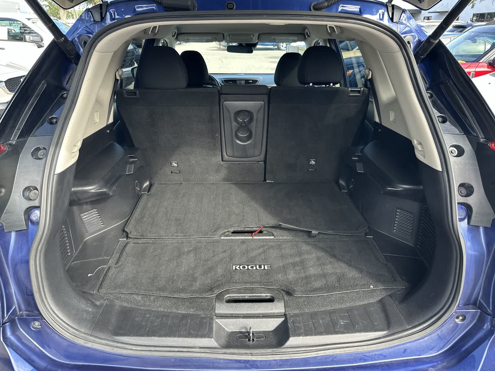 Thumbnail: 2019 Nissan Rogue - 18