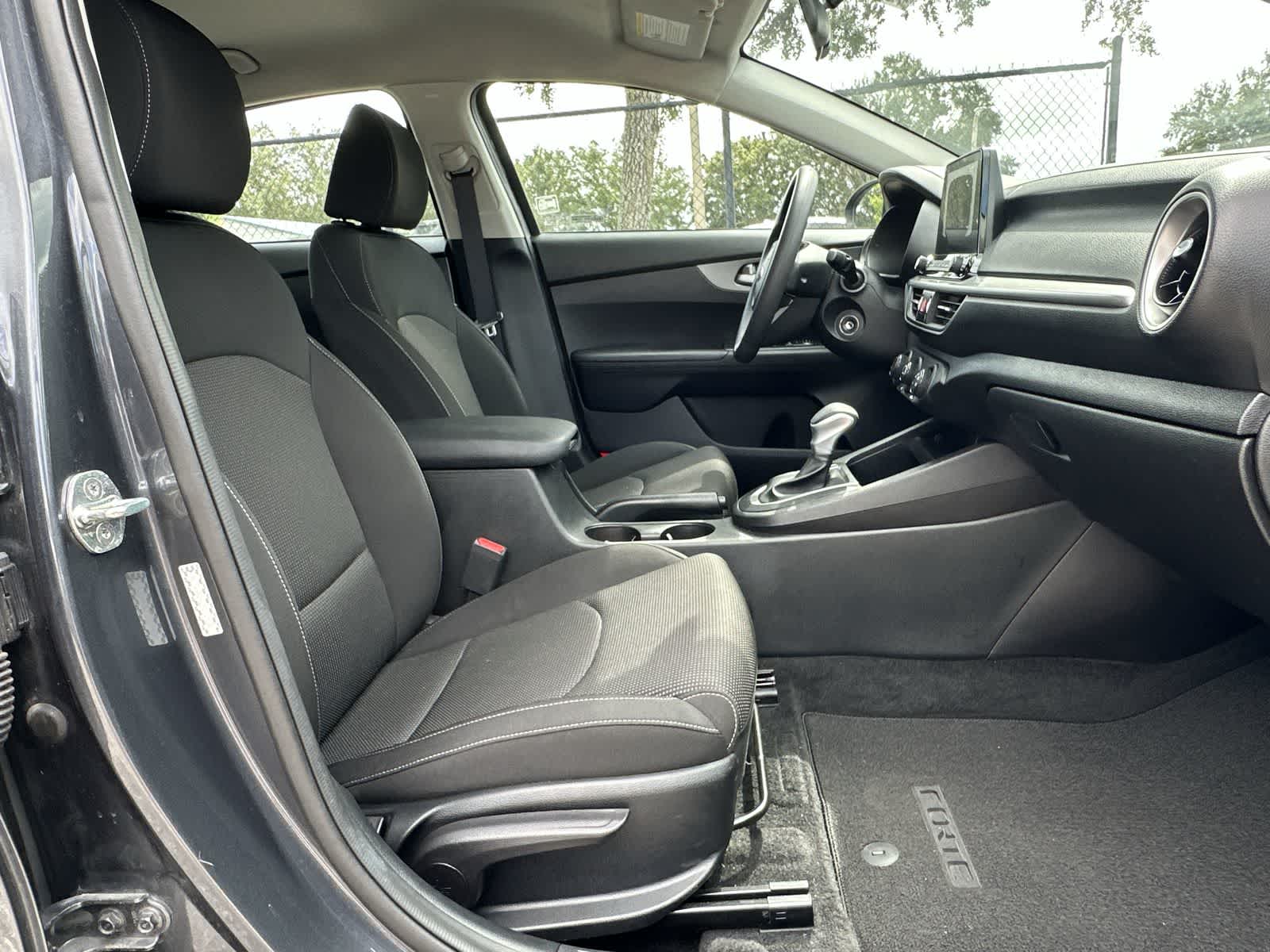 Thumbnail: 2020 Kia Forte - 14