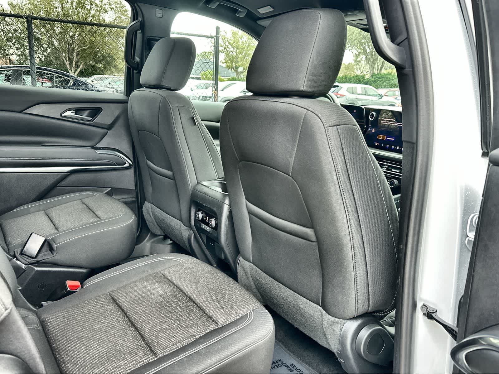 Thumbnail: 2024 Chevrolet Traverse - 18