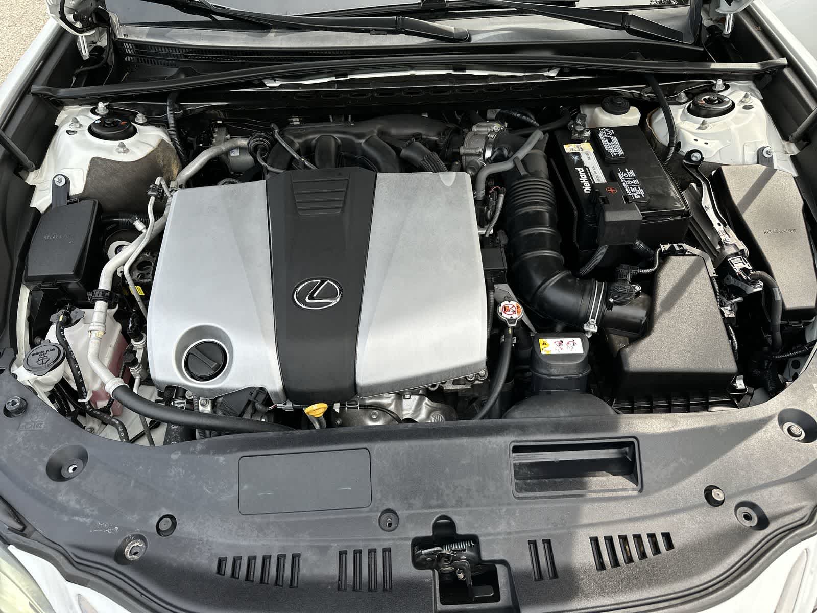Thumbnail: 2019 Lexus ES - 13