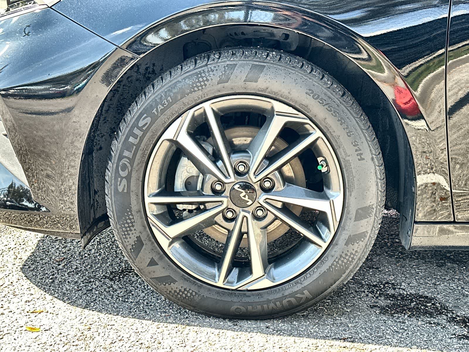 Thumbnail: 2023 Kia Forte - 14