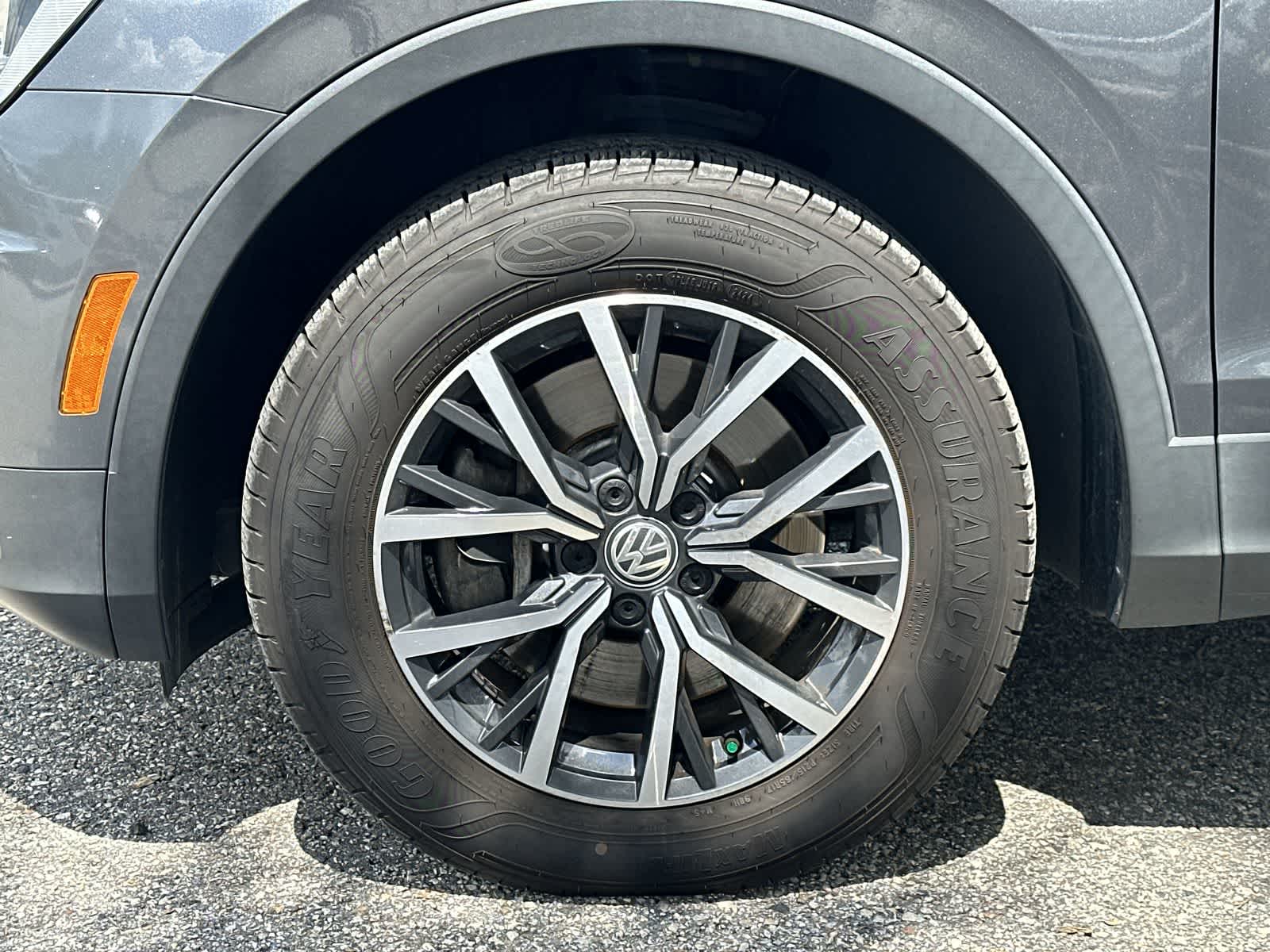 Thumbnail: 2020 Volkswagen Tiguan - 8