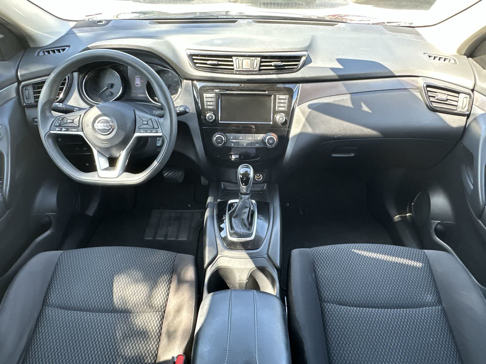 Thumbnail: 2020 Nissan Rogue Sport - 10