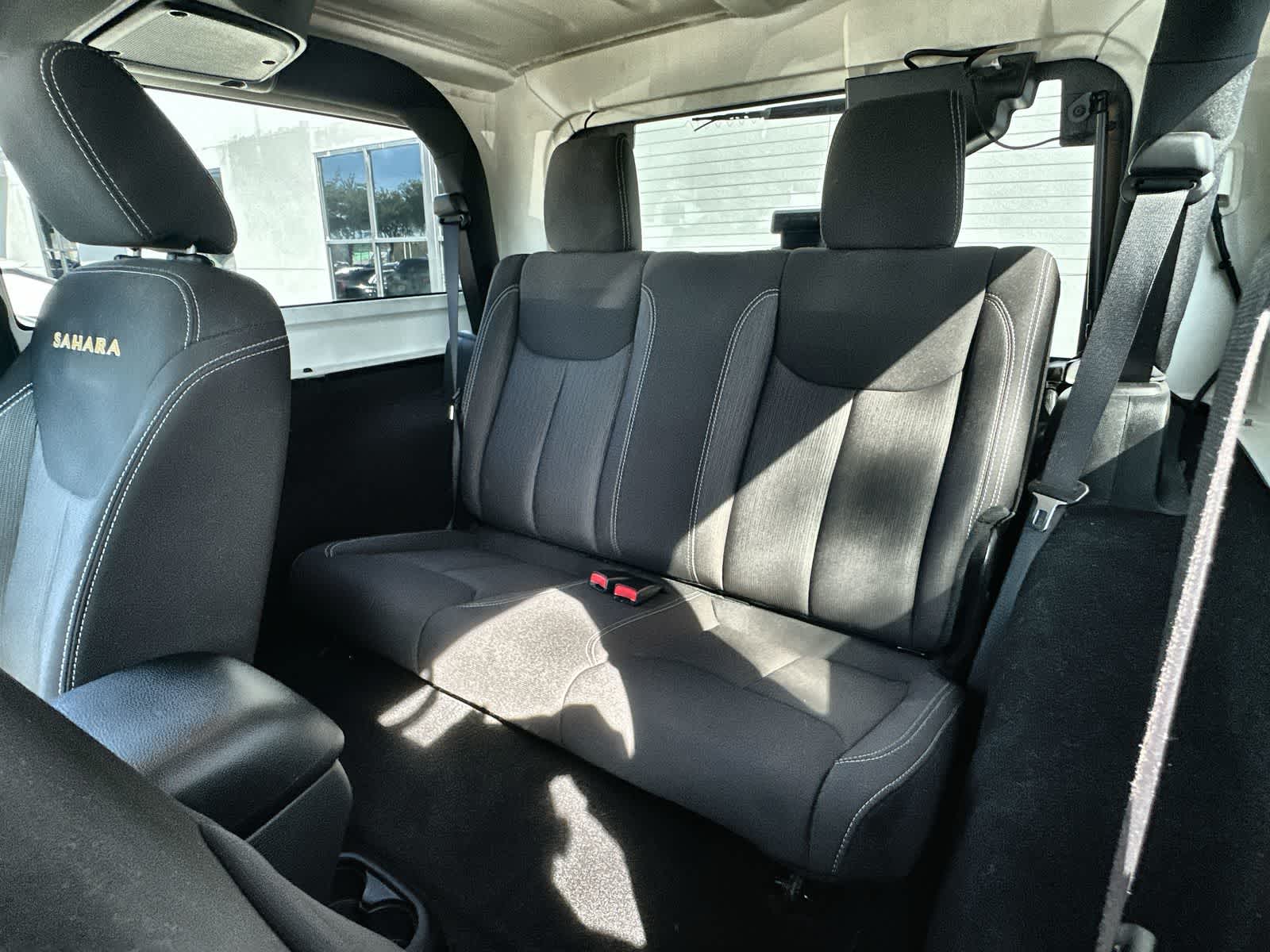 Thumbnail: 2015 Jeep Wrangler - 12