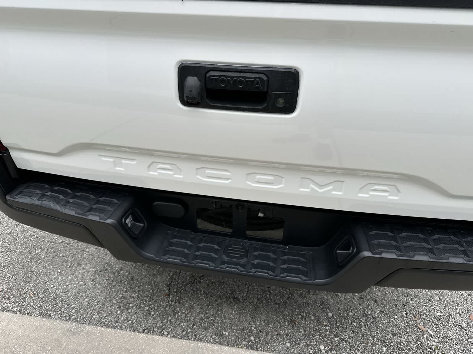 Thumbnail: 2022 Toyota Tacoma - 13